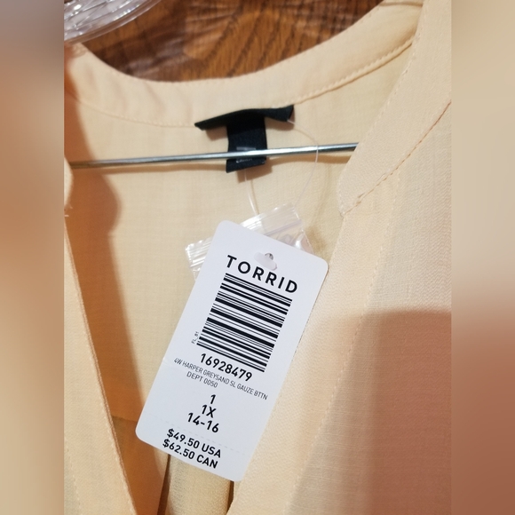 Torrid Women's Top - Picture 2 of 2